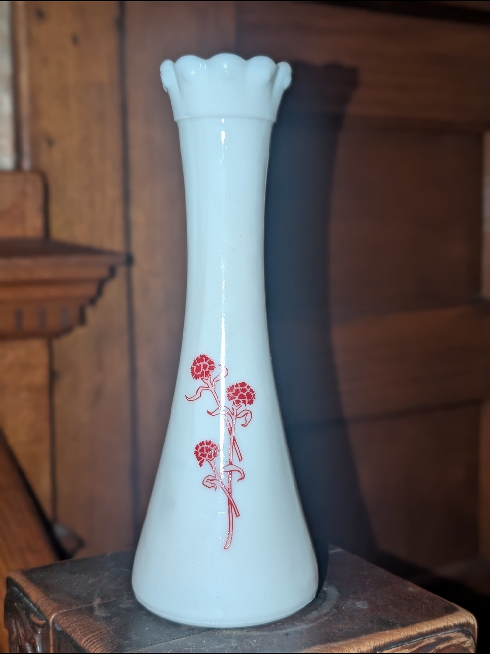Vintage hazel atlas 1970s Milk Glass Bud Vase: Red Rose Floral, Scalloped Edge